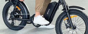 An affordable and stylish looking black flat tyre e-bike.